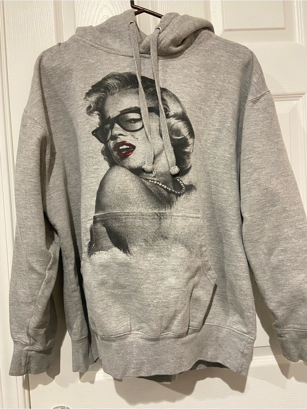 Gray Marilyn Graphic Pullover Hoodie Sweatshirt - Women’s Crew-Style